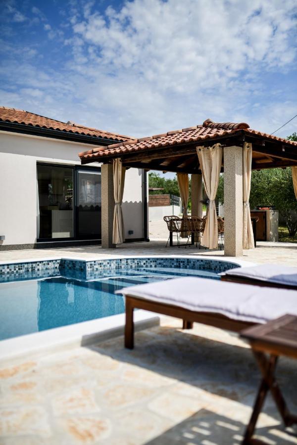 Wonderful Holiday House Bruno With Heated Pool Zára Kültér fotó